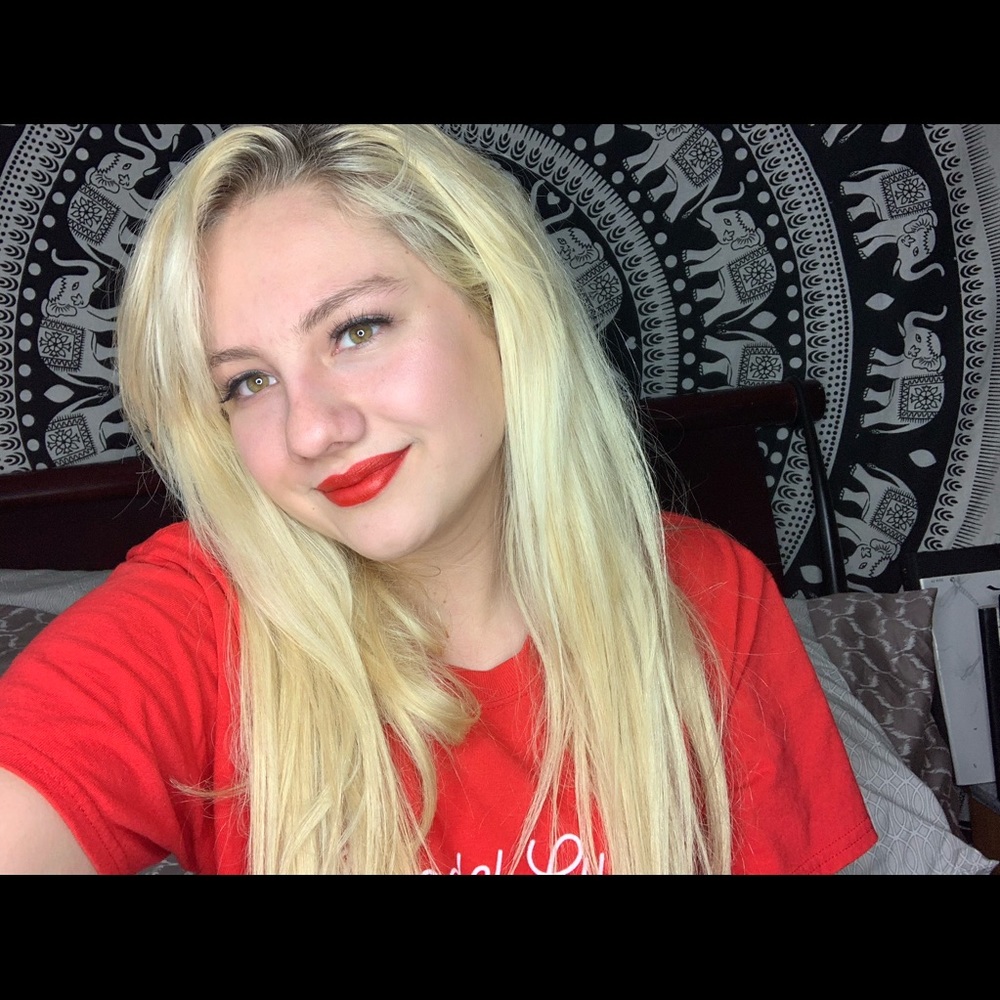 Meet your Posher, Taylee